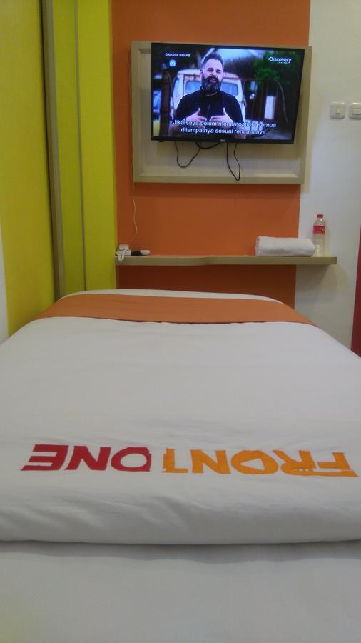 Djo Front One Inn Bengkulu Buitenkant foto