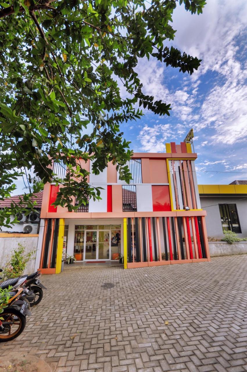 Djo Front One Inn Bengkulu Buitenkant foto