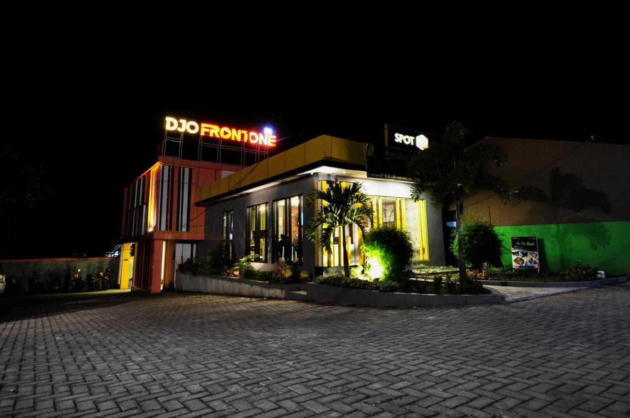 Djo Front One Inn Bengkulu Buitenkant foto