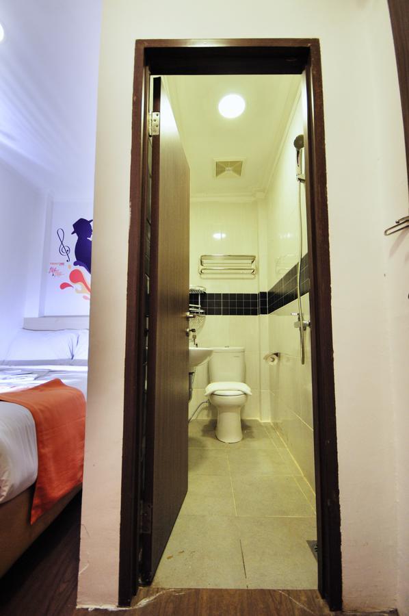 Djo Front One Inn Bengkulu Buitenkant foto
