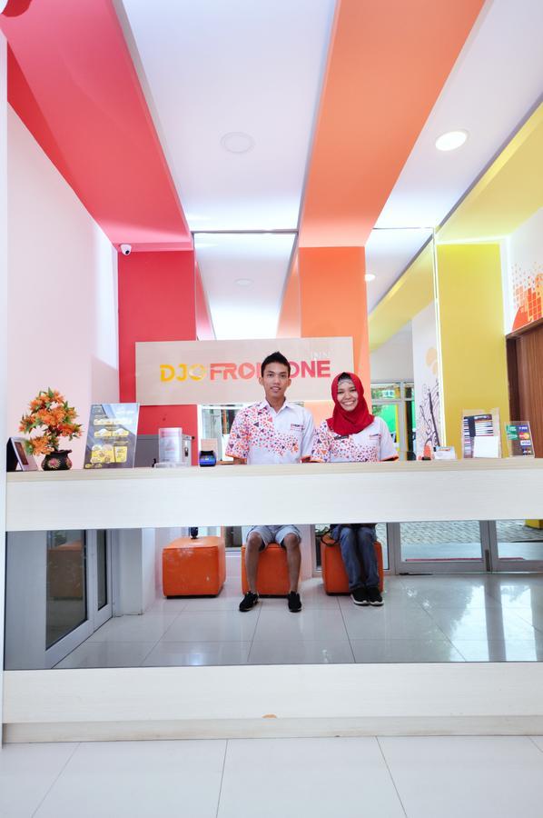 Djo Front One Inn Bengkulu Buitenkant foto