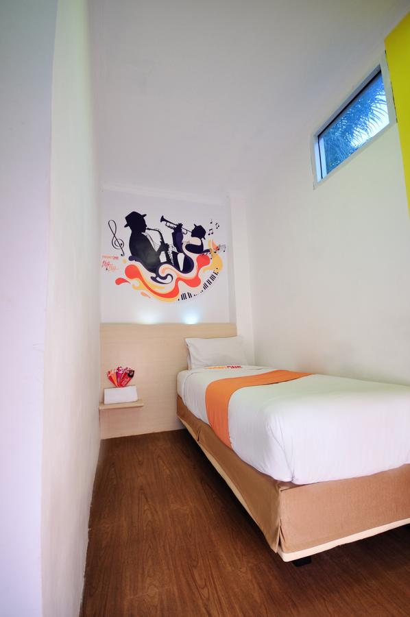 Djo Front One Inn Bengkulu Buitenkant foto