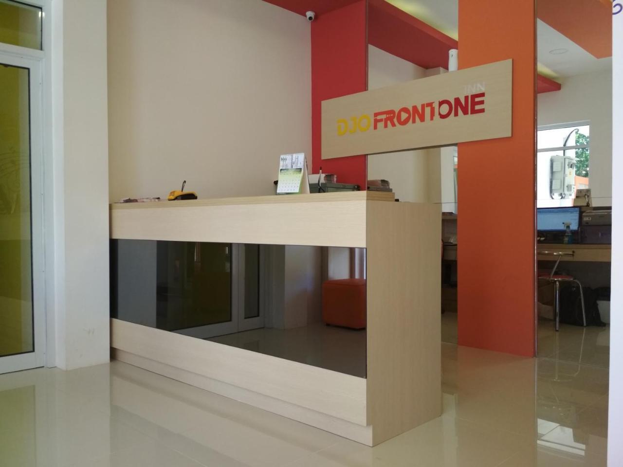 Djo Front One Inn Bengkulu Buitenkant foto